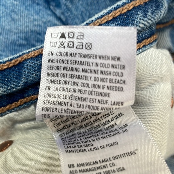 American Eagle Distressed 90's Boyfriend Crop Ankle Jeans Women's Size 4 Cotton - Picture 16 of 16